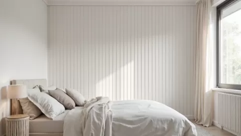Białe lamele w sypialni